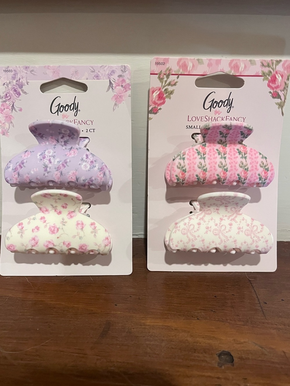 LoveShackFancy x Target - Goody
Small Claw Clip 2CT each, NWT